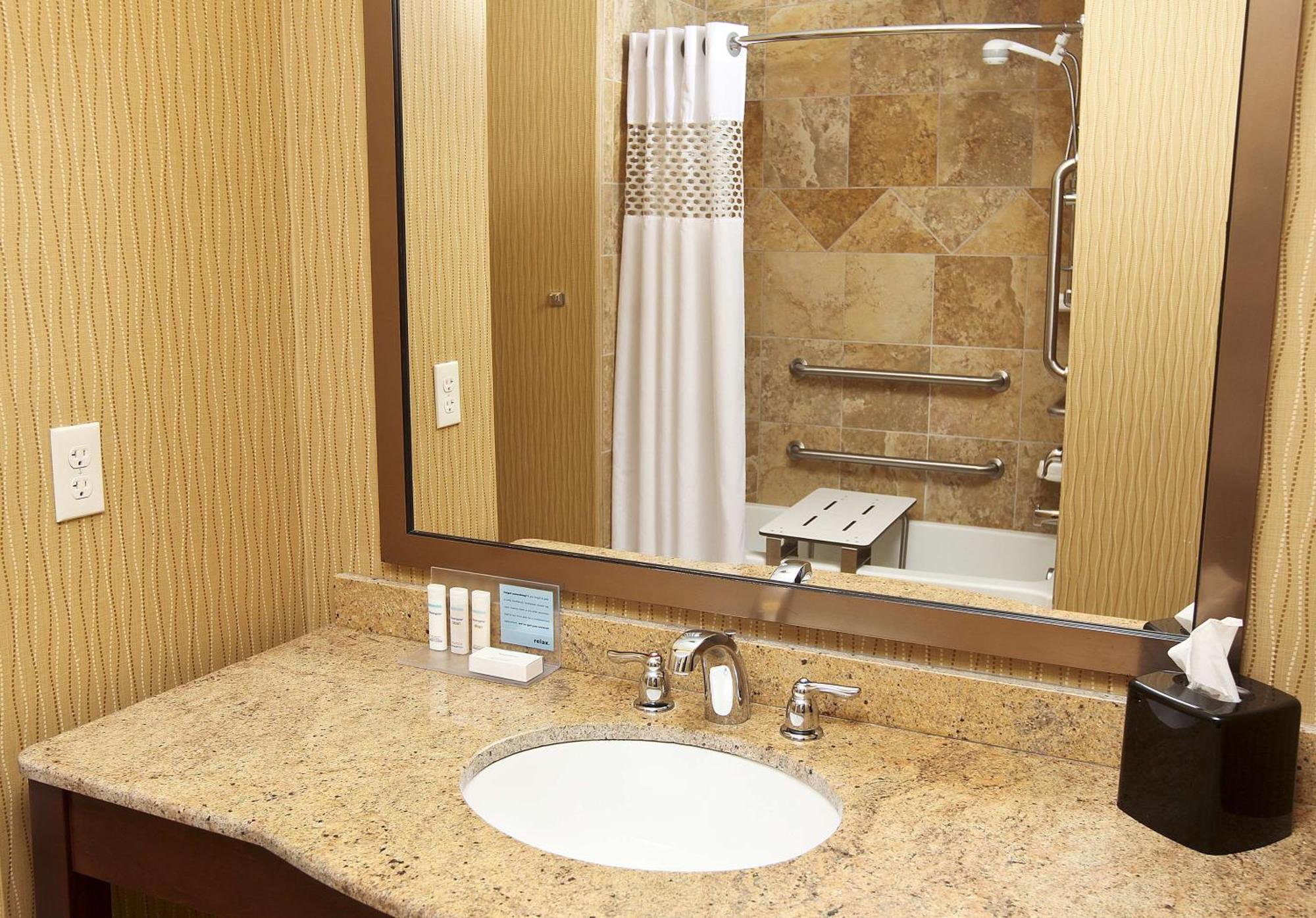 Hampton Inn & Suites Fargo Medical Center Zewnętrze zdjęcie